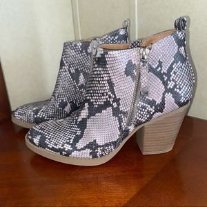 Universal Thread Booties